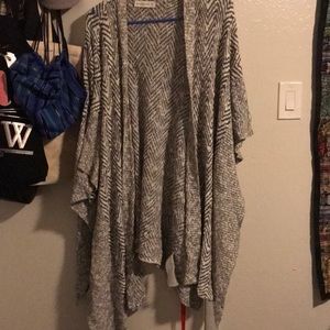 Grey stripped cover up, its king and very flowy